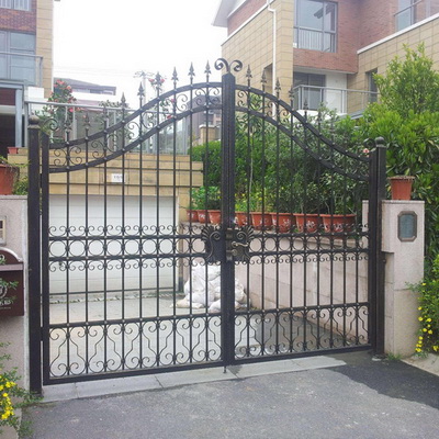 现代式铁艺焊接庭院门